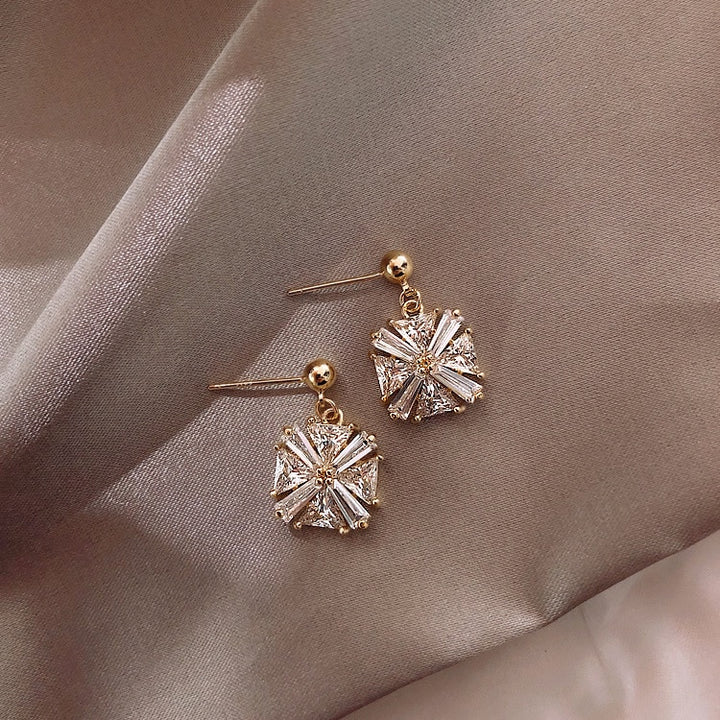 Luxury classic crystal square ladies pendant earrings simple zircon geometric earrings women fashion earrings ladies statement