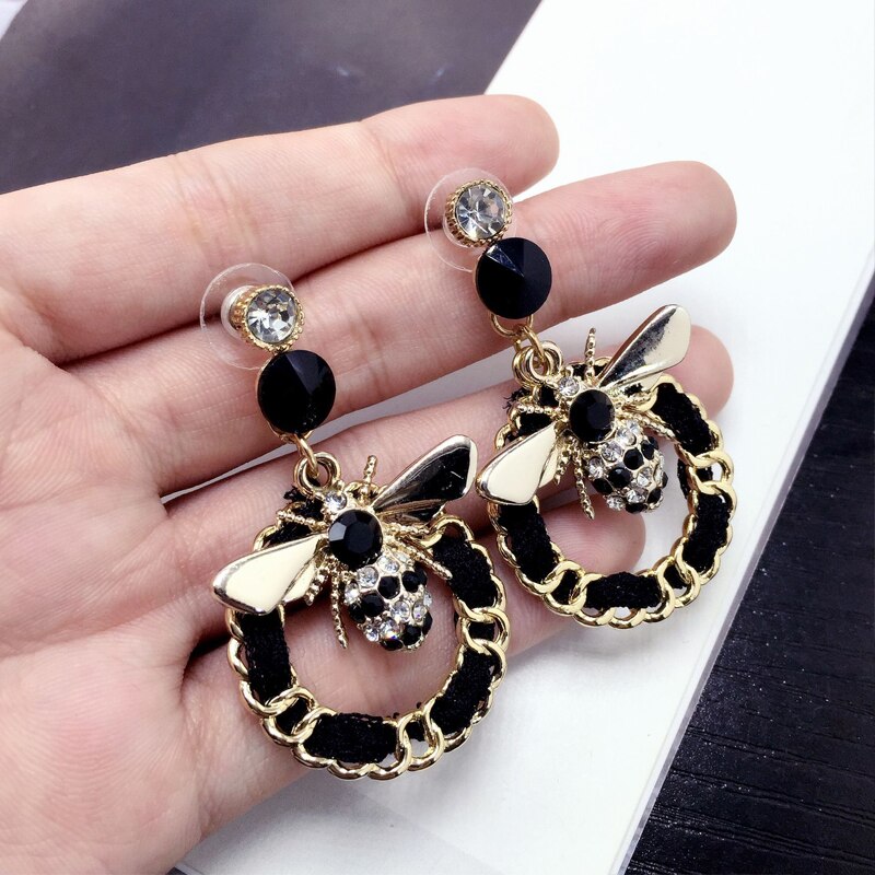 New Korean brand designer luxury jewelry flash earrings geometric woven bee pearl long earrings ladies
